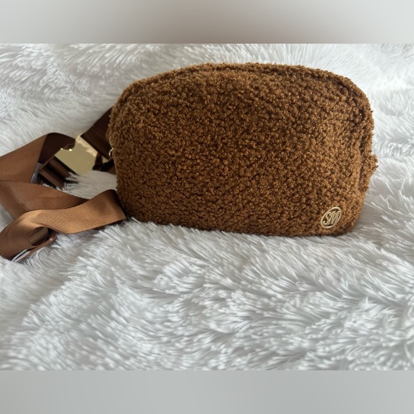 Steve Madden Brown Sherpa Belt Bag NWOT - Picture 1 of 6